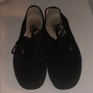 Black vans Authentics